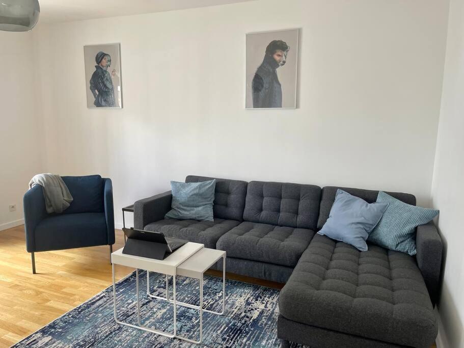 Apartment Superbe 3 Pieces Face Gare Tgv / Rer De Massy